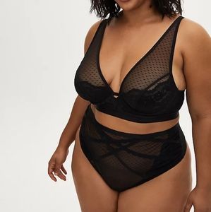 EUC Torrid Swiss Dot Set